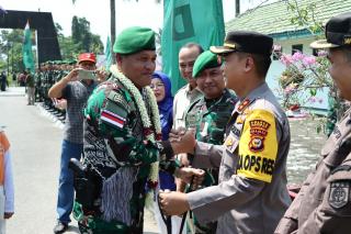 Kapolres Kampar Sambut Satgas Pamtas RI PNG Batalyon 132 BS di Mako Yonif 132 BS Salo